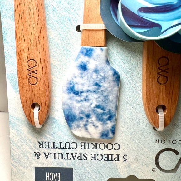 Set of 4 Mini IKAT Blue Silicone Spatulas + Blue Metal Flower Cookie Cutter - Picture 7 of 10